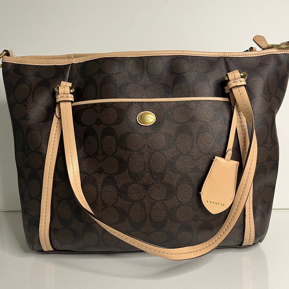 Coach Peyton Signature Pocket Tote